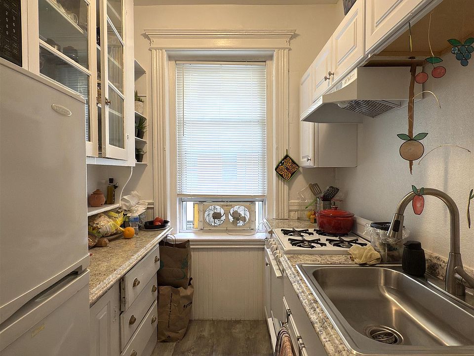1st image of 72 Kirkland St APT 3