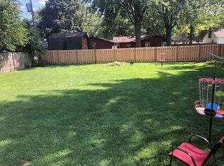 962 Grandview Ave W, Roseville, MN 55113