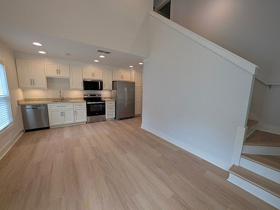 2nd image of 1531 Payne St #1