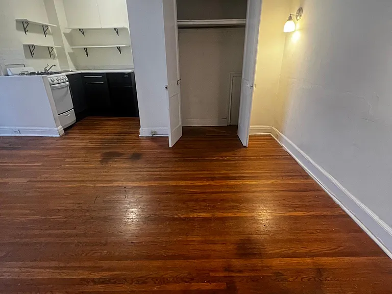 413 S 42nd St #5 — Photo 7