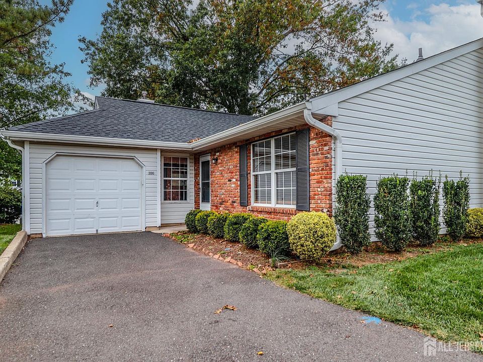 1st image of 286 Hazlitt Way