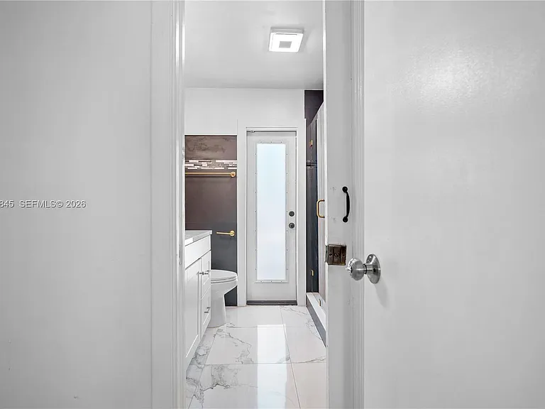 4241 NW 9th Ct #EFFICIENCY — Photo 17
