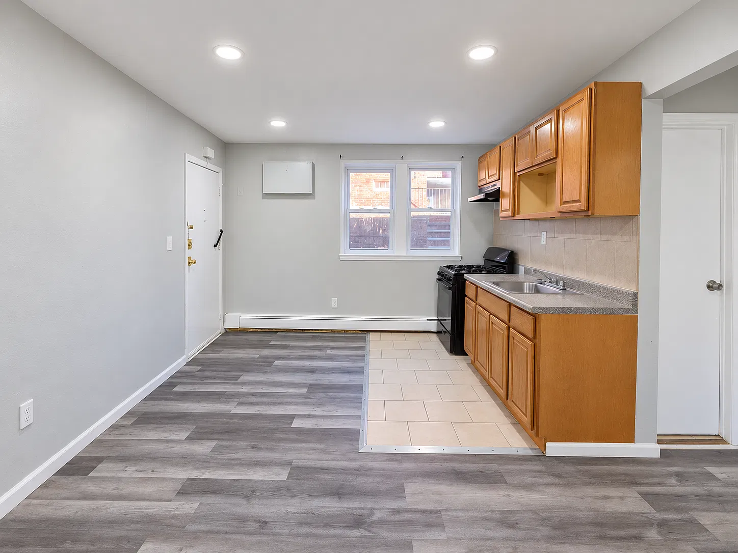 2 bed, 650 sqft, $1,645 — Photo 2