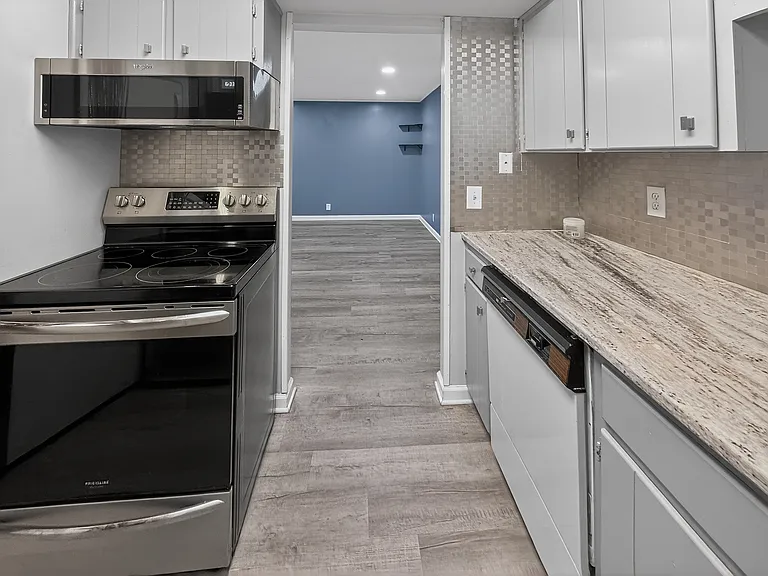 2325 Elliston Pl #408 — Photo 4