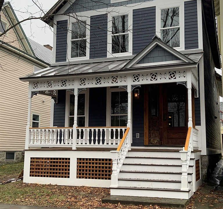 1st image of 135 Woodlawn Ave #2