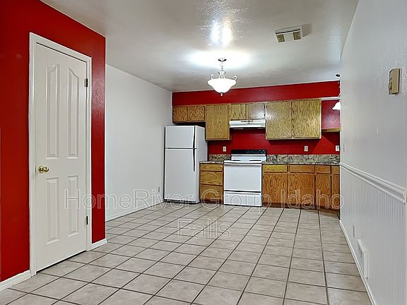 2nd image of 2102 Meppen Dr