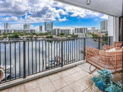 300 Three Islands Blvd APT 405, Hallandale, FL, 33009