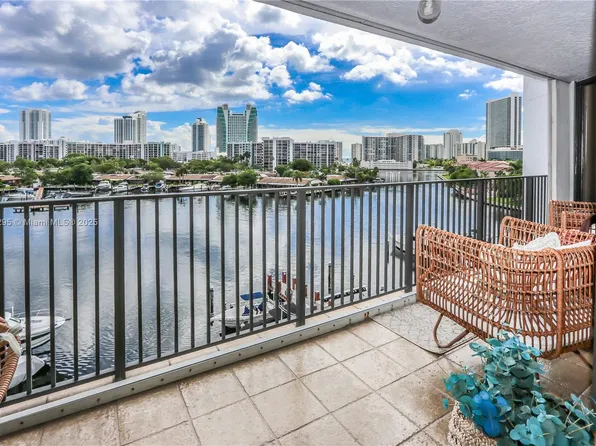 300 Three Islands Blvd APT 405, Hallandale, FL 33009