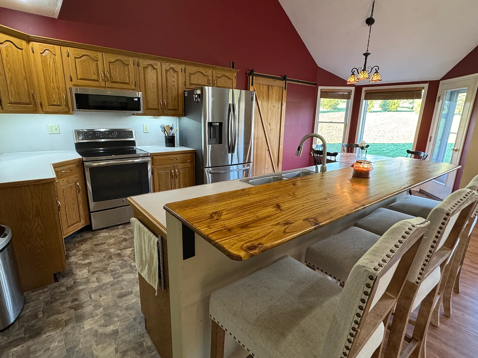 4 bed, 2000 sqft, $2,295 — Photo 3