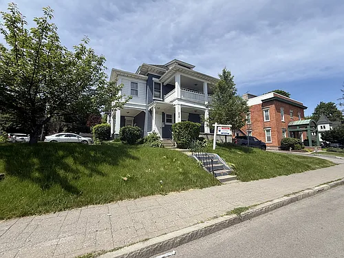 205 Lake Ave Photo 1