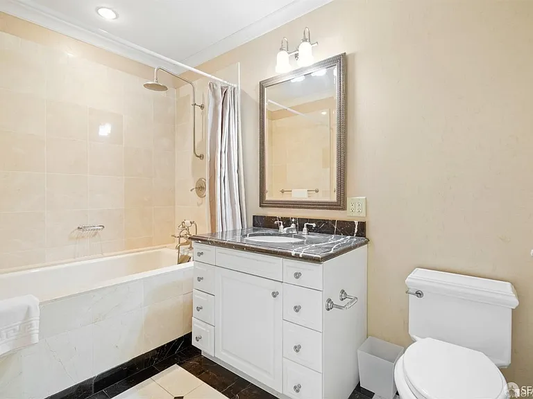 690 Market St #2202 — Photo 18