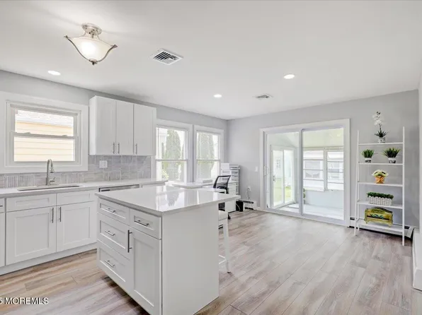 29 Sabinas Street, Toms River, NJ 08757