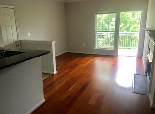 1509 N Point Dr APT 301, Reston, VA 20194