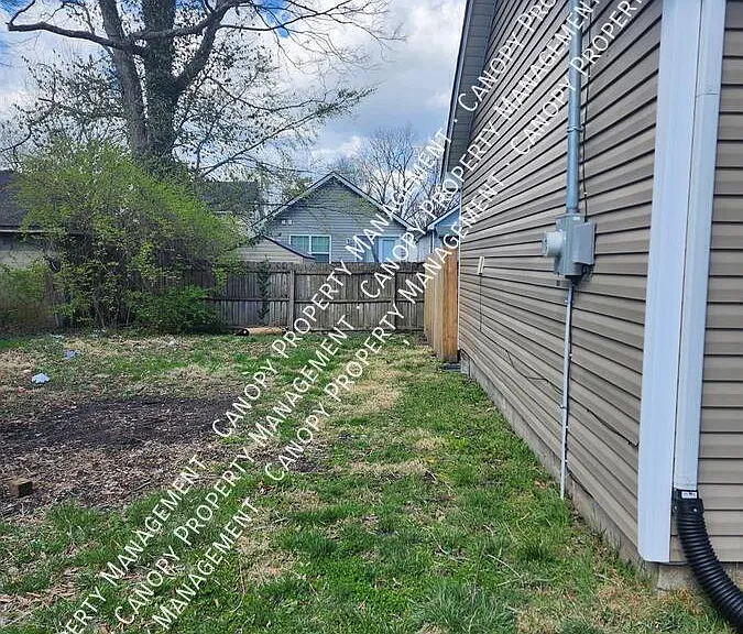 443 Hawkins Ave — Photo 2