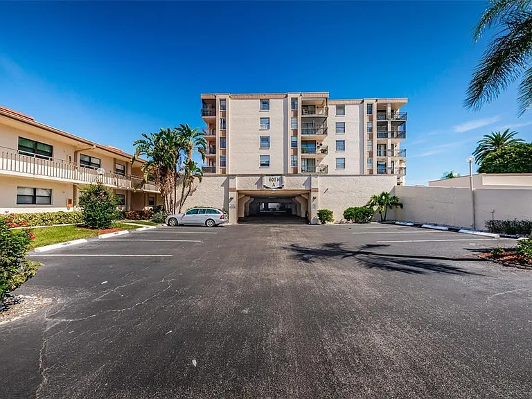 6145 Sun Blvd #607 — Photo 4