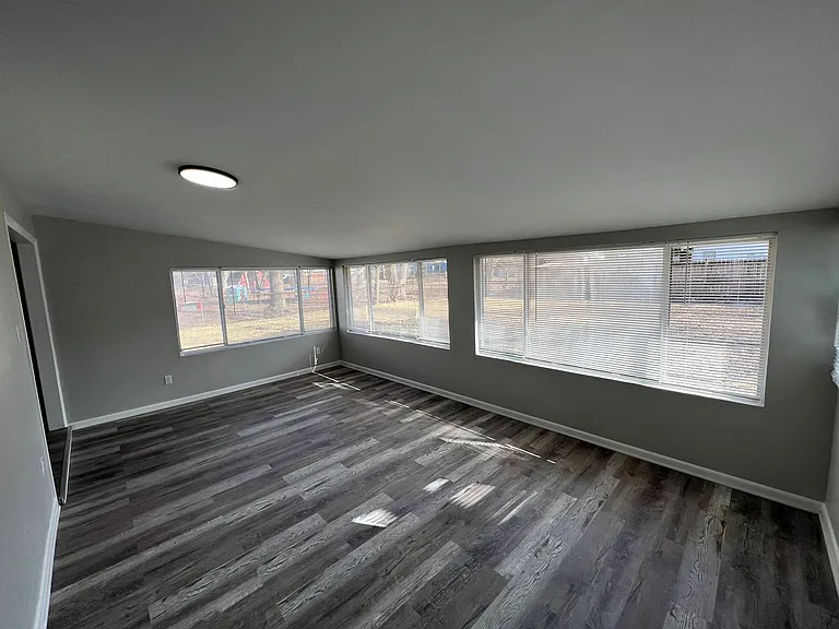 1660 Huxley Dr — Photo 17