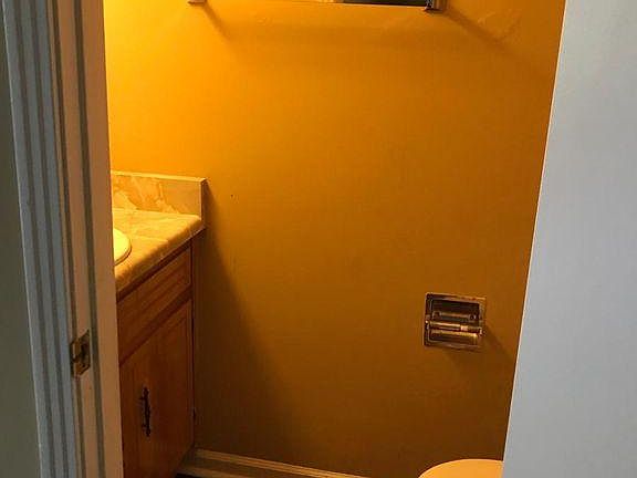 5th image of 1551 E Knollwood Cir APT 4