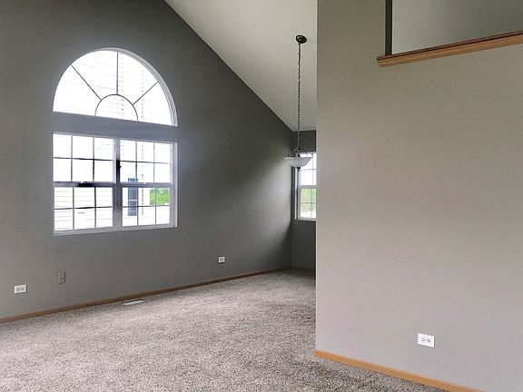 3rd image of 1060 Blackhawk Dr