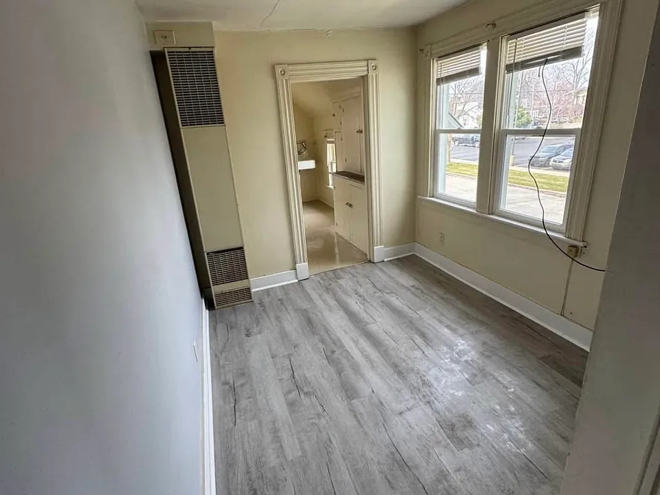 200 S Erie St #3