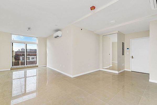 1st image of 2873 W 17th St #5B