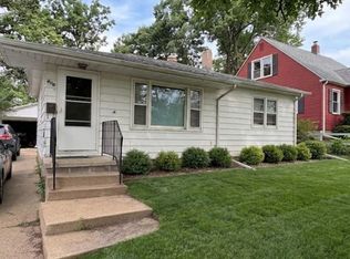 606 Maxwell St, Waterloo, IA 50701