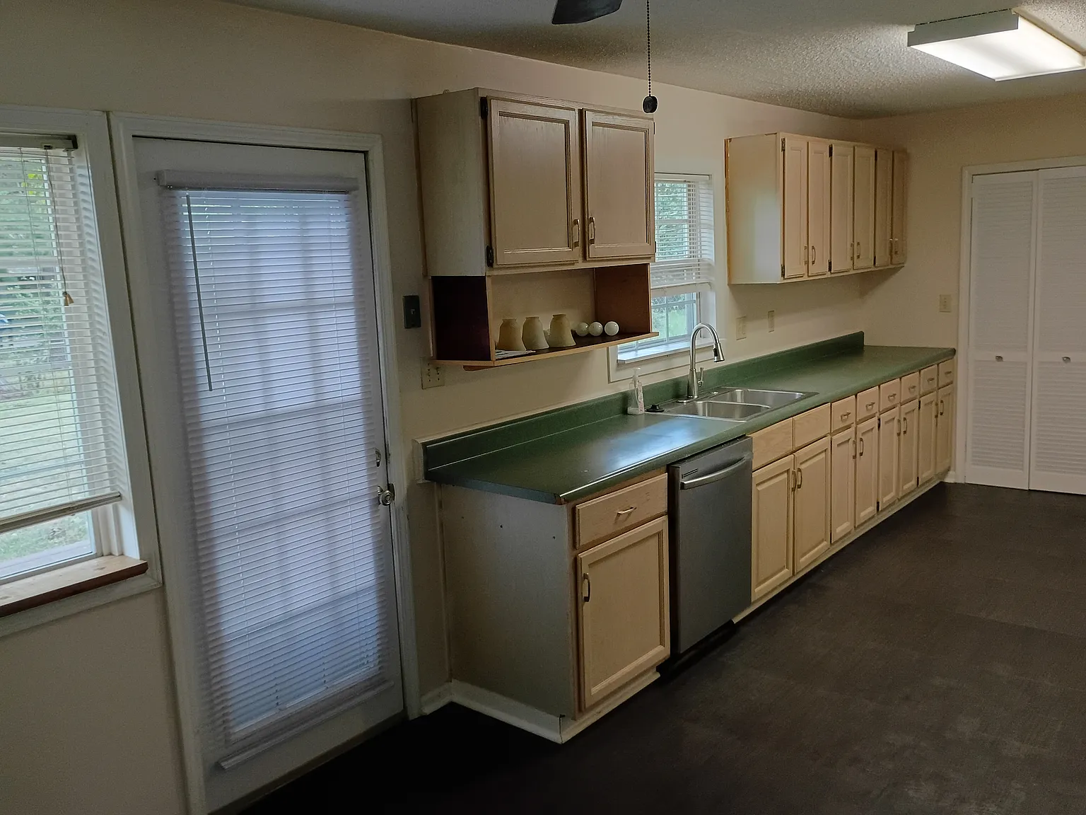 3 bed, 874 sqft, $1,400 — Photo 4