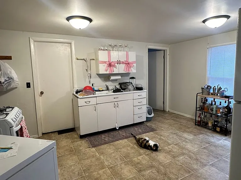 412 W Washington Ave — Photo 7