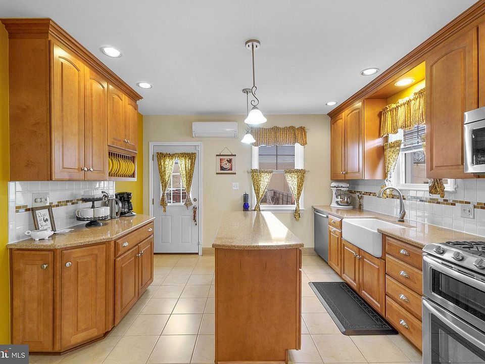 1st image of 126 Marie Ave