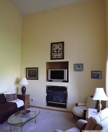 2nd image of 3889 Abercrombie Ln