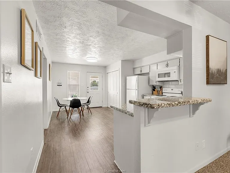 706 Wellesley Ct #C — Photo 7
