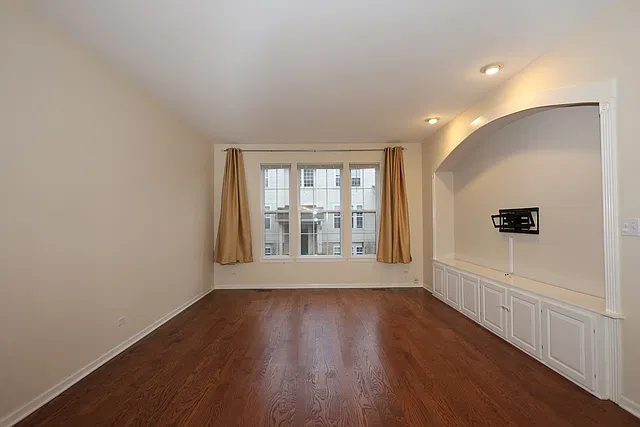 4 bed, 3.5 bath, 2437 sqft, $3,600 — Photo 4