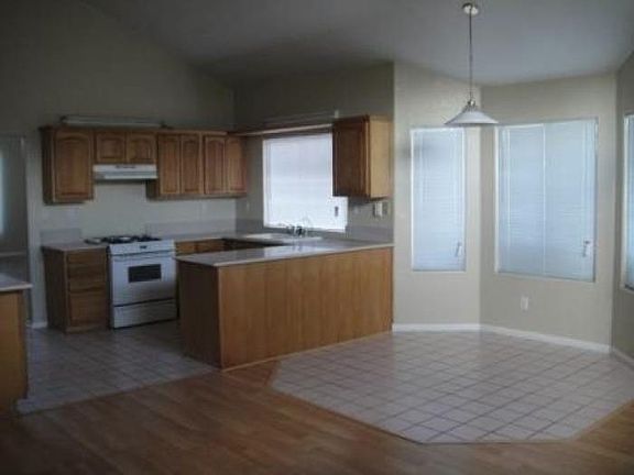 3rd image of 1510 Thomas Dr