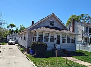 27 Coolidge Avenue, Amityville, NY 11701