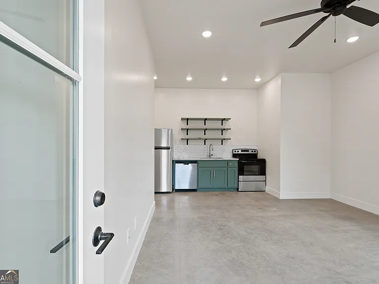 713A Jefferson St — Photo 3