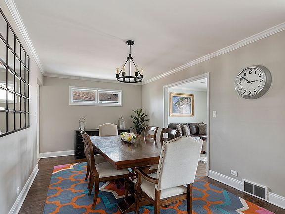 5th image of 2616 Wilmette Ave