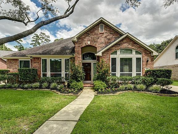 3rd image of 1811 Kensington Park Cir