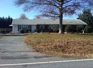 390 Oak Summit Rd, Winston Salem, NC 27105