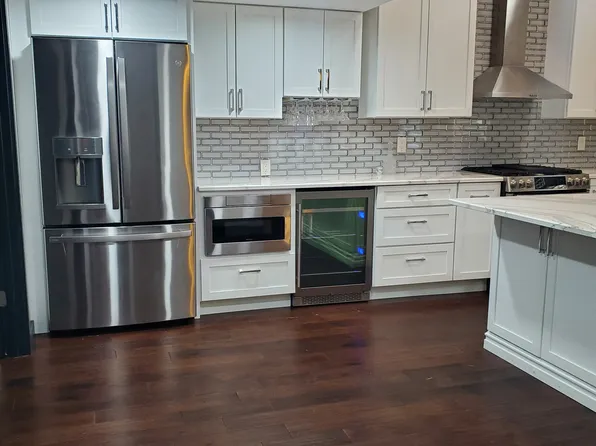 110 Clark St APT 3, Lowell, IN 46356