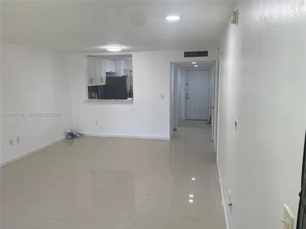 1550 NE 191st St APT 309, Miami, FL 33179