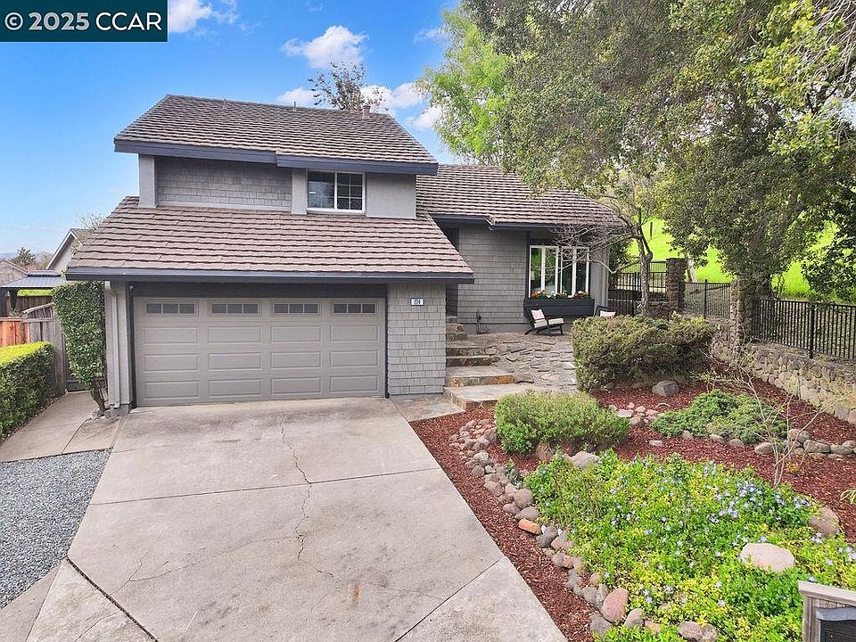 1st image of 224 Knollcrest Ct
