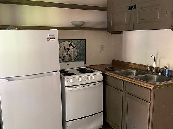 3rd image of 941 Market St APT 2