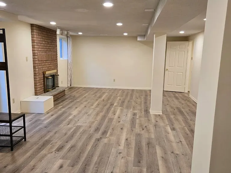 64 Brookshire Cir — Photo 3