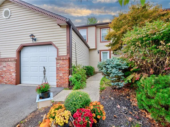 1468 Yorktown Dr, Lawrence, PA 15055