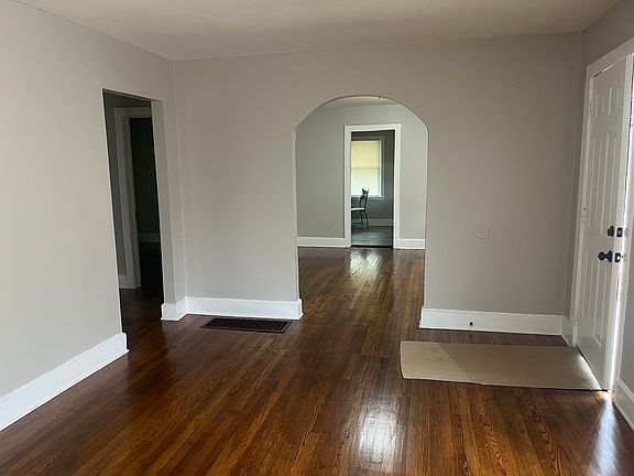 2nd image of 1673 Miller Ave SE