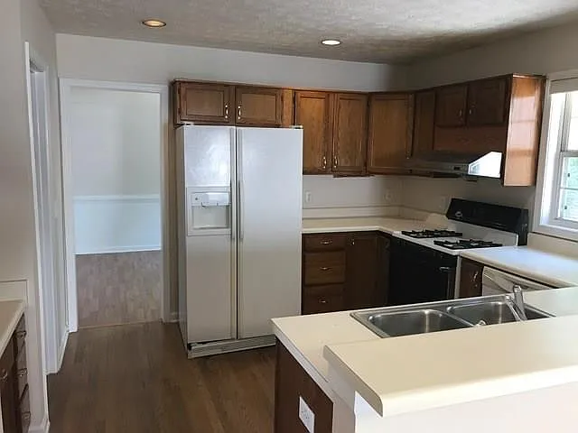 615 Manor Glen Dr — Photo 7