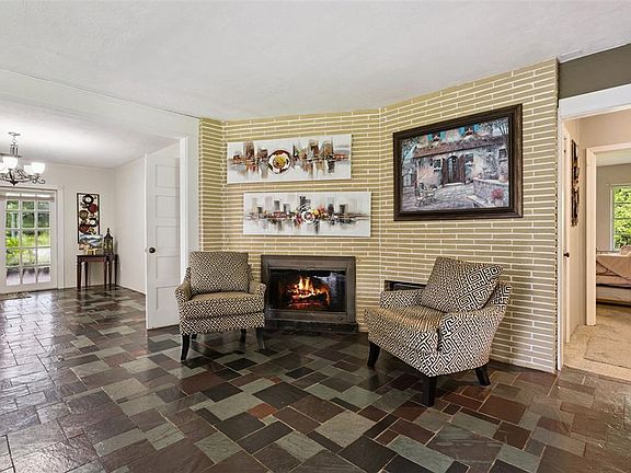 5th image of 907 SONJA PL