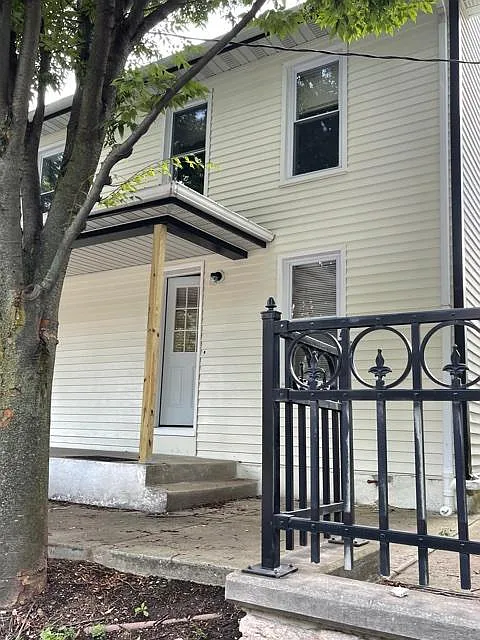 Building Photo - 3072 Main St