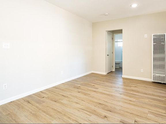 3rd image of 1029 S Union Ave APT 13