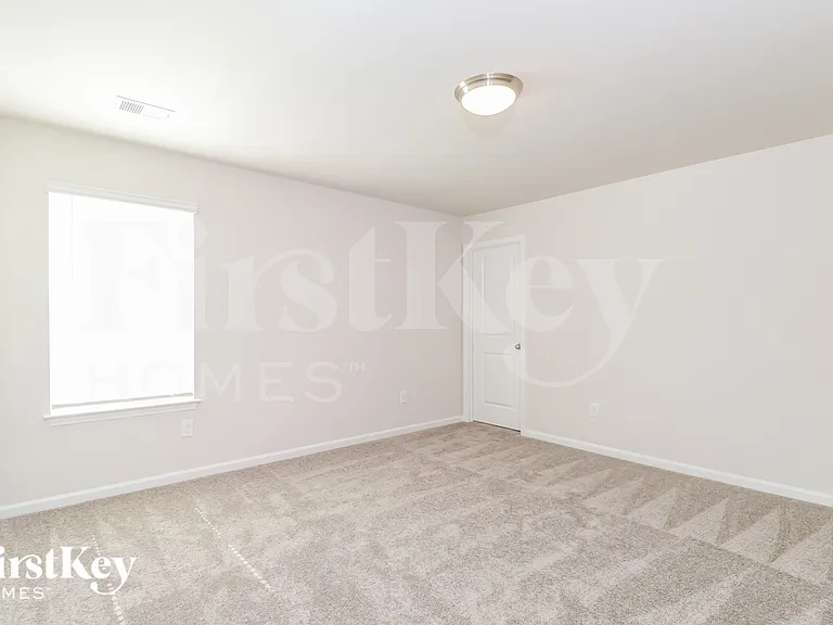 627 Goldburn Way — Photo 9