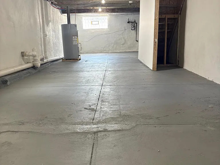 2209 W Toronto St — Photo 18